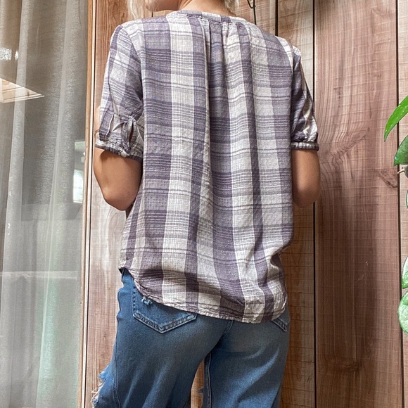 Black and white Plaid shirt sleeved button up - Picture 2 of 3